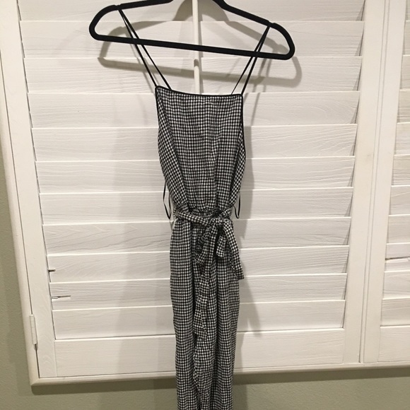 Black and white jumpsuit - Picture 1 of 4